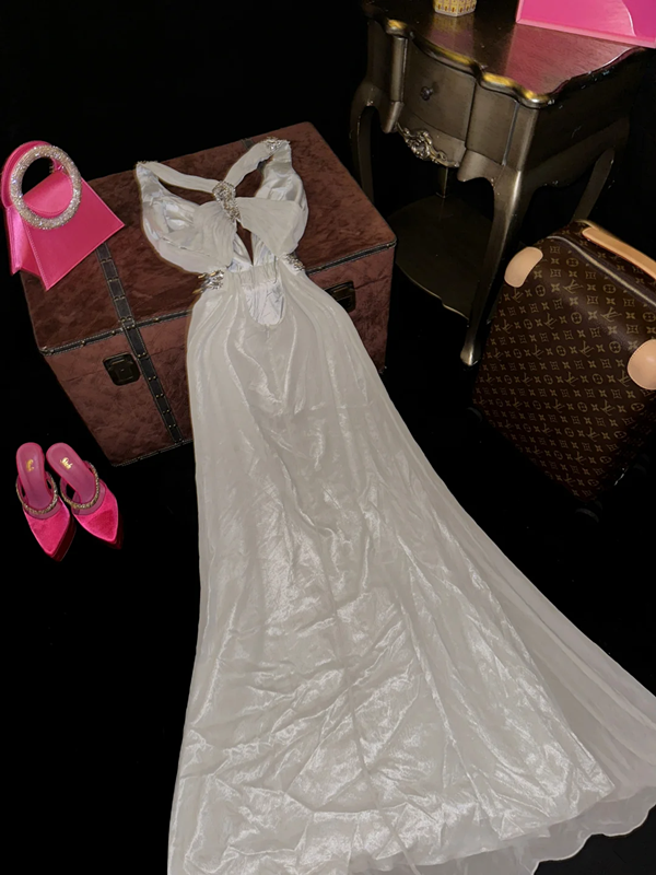 White halter-neck, fitted waist, pleated, sexy long ball gown R7038