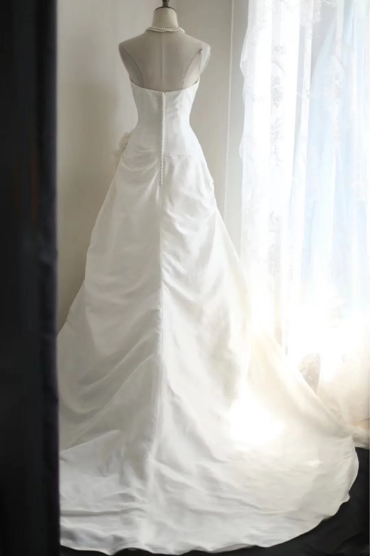 White strapless, fitted waist, full skirt, long ball gown R6720