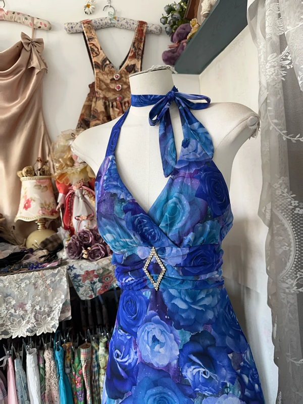 Blue halterneck rose print fitted waist A-line maxi ball gown R6160