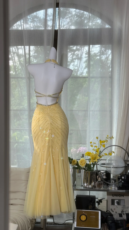 Light yellow halter-neck sequined fitted waist bodycon long ball gown R7635