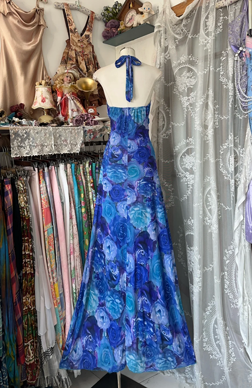 Blue halterneck rose print fitted waist A-line maxi ball gown R6160