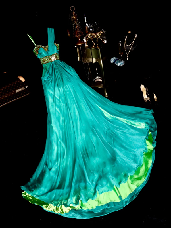 Peacock green halter-neck rhinestone fitted long ball gown R6400