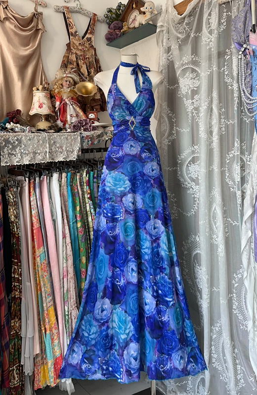 Blue halterneck rose print fitted waist A-line maxi ball gown R6160