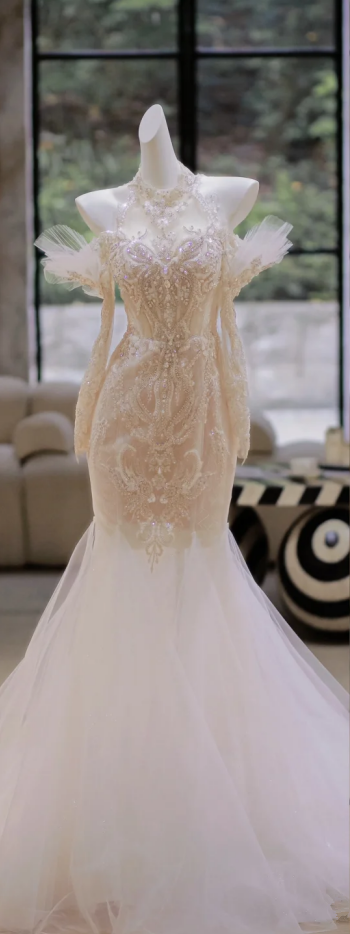 Apricot halterneck off-shoulder slim waist hip-hugging mermaid maxi bridal gown R5804