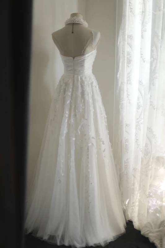 White strapless, fitted waist, floral print long ball gown R6800