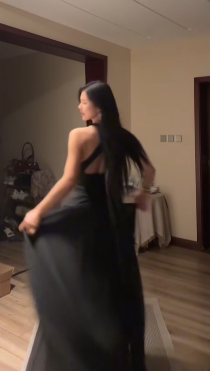 Black Halter Neck Waist-Cinched Fitted Floor-Length Prom Dress R7120