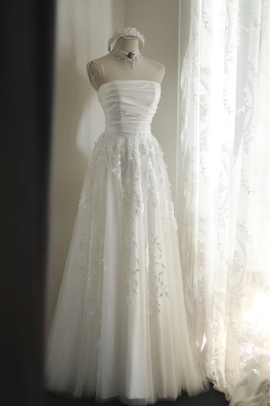 White strapless, fitted waist, floral print long ball gown R6800