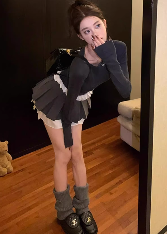 High-grade long-sleeved knitted bottoming shirt 2025 large size gray and white pleated skirt suit R1304