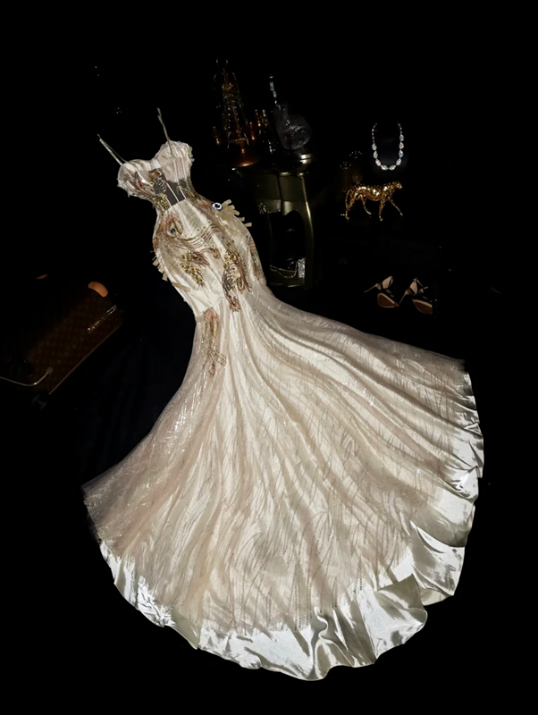 Apricot-colored halter-neck rhinestone-embellished, fitted, elegant long ball gown R6921