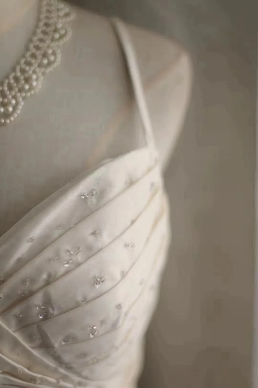 White halter-neck, fitted waist, tiered skirt, long ball gown R6722