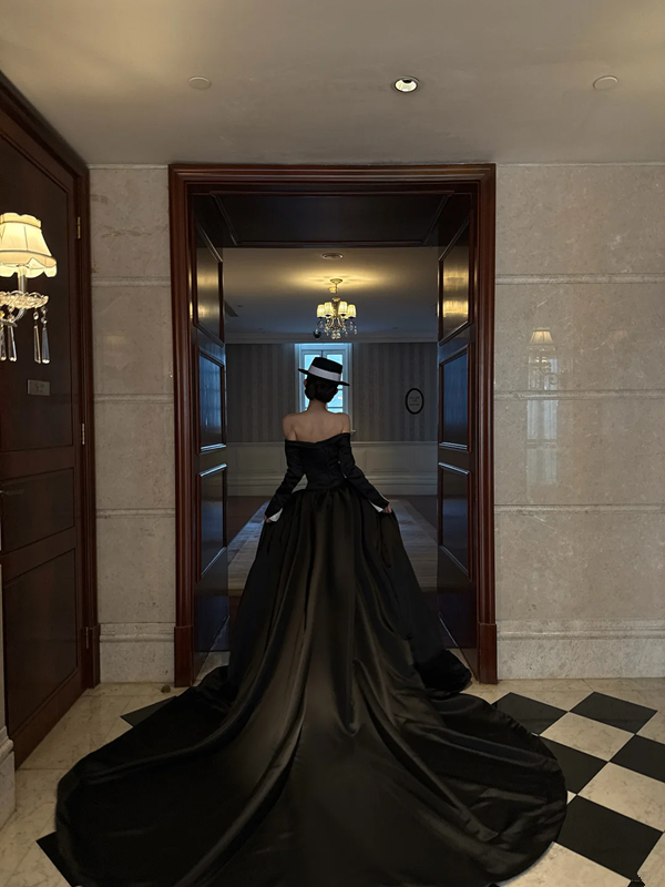 Black off-the-shoulder sexy fitted long ball gown R7081