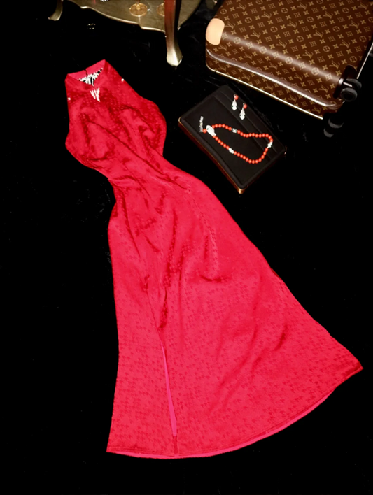 Red sleeveless halter neck fitted waist midi ball gown R6402