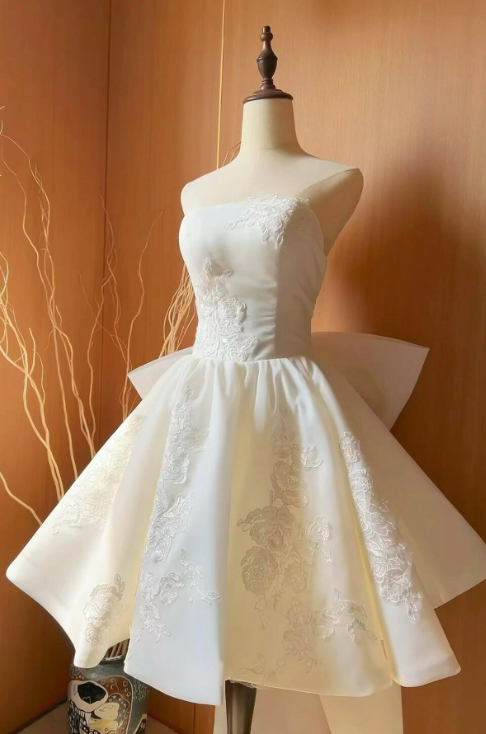 Elegant Ivory Embroidery A-Line Strapless Large Bow Back Accessory Corset Mini Prom Dress Homecoming Dress RS438