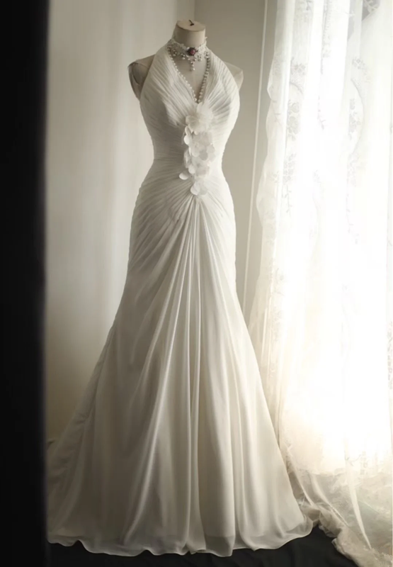 White fitted halter neck pleated sexy long ball gown R6802