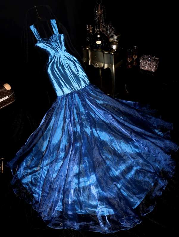 Blue halter-neck fitted fishtail long ball gown R7002