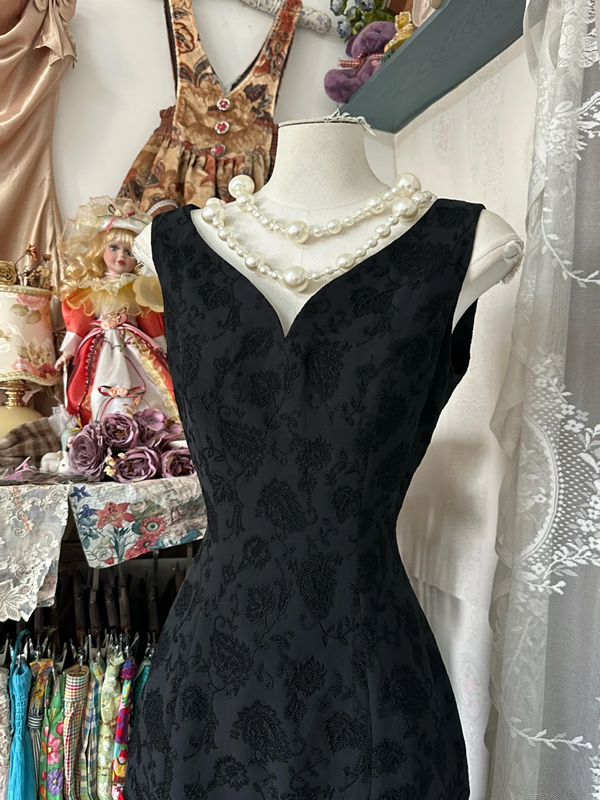 Black sleeveless embroidered waist sexy fishtail maxi ball gown R6163