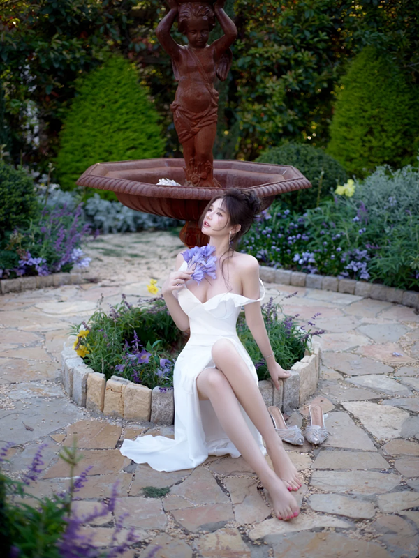 White halter-neck fitted bodycon sexy ball gown R7082