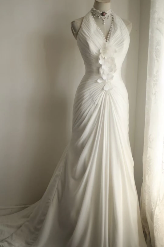White fitted halter neck pleated sexy long ball gown R6802