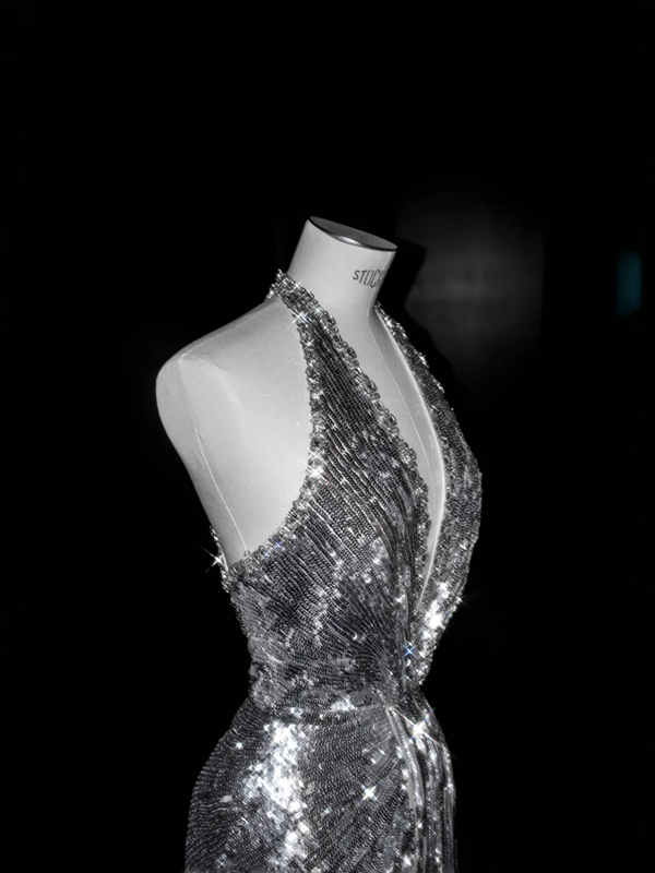 Silver sequined halter neck slim waist hip-hugging maxi skirt, prom dress R5688