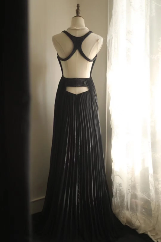 Black halter-neck fitted long ball gown R6803