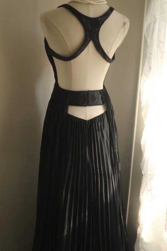 Black halter-neck fitted long ball gown R6803