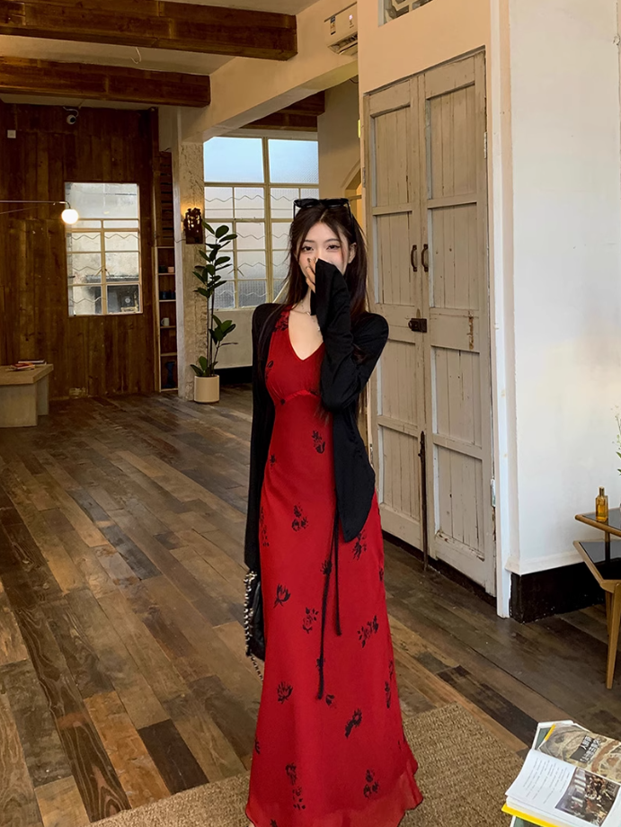 Fairy V-neck suspender dress French style slim high waist petite long skirt holiday style skirt R1758