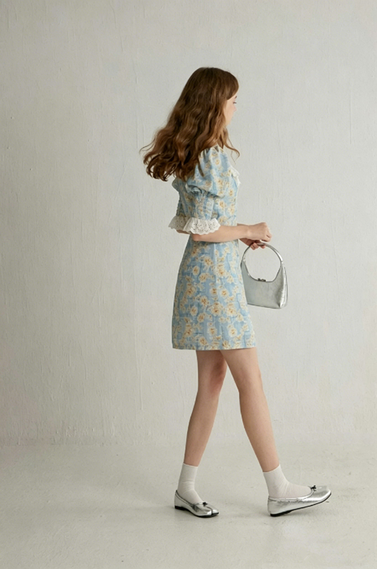 Blue Floral Print Mini Dress Women With Lace Trim Neckline And Puff Sleeves R9479