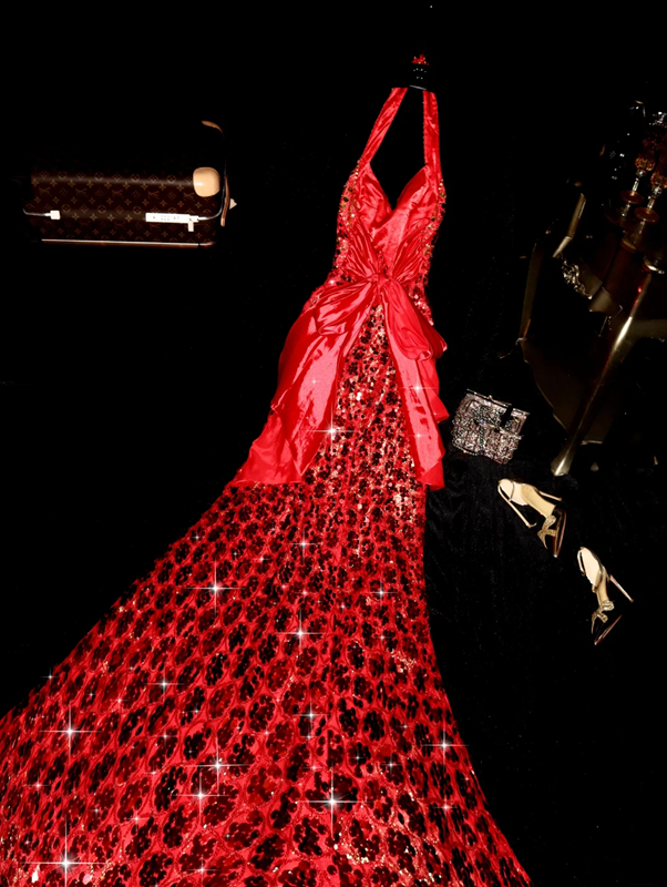 Red halter-neck sequined fitted long ball gown R7007