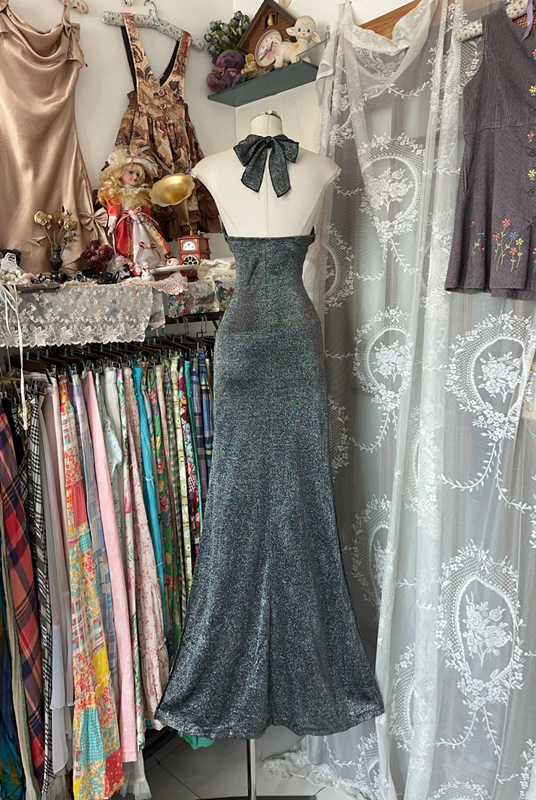 Gray halter neck slim waist hip fishtail maxi ball gown R6209