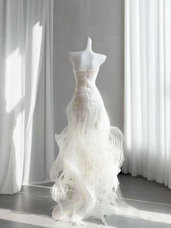 White strapless fitted long ball gown/bridal dress R8854