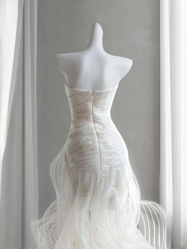 White strapless fitted long ball gown/bridal dress R8854