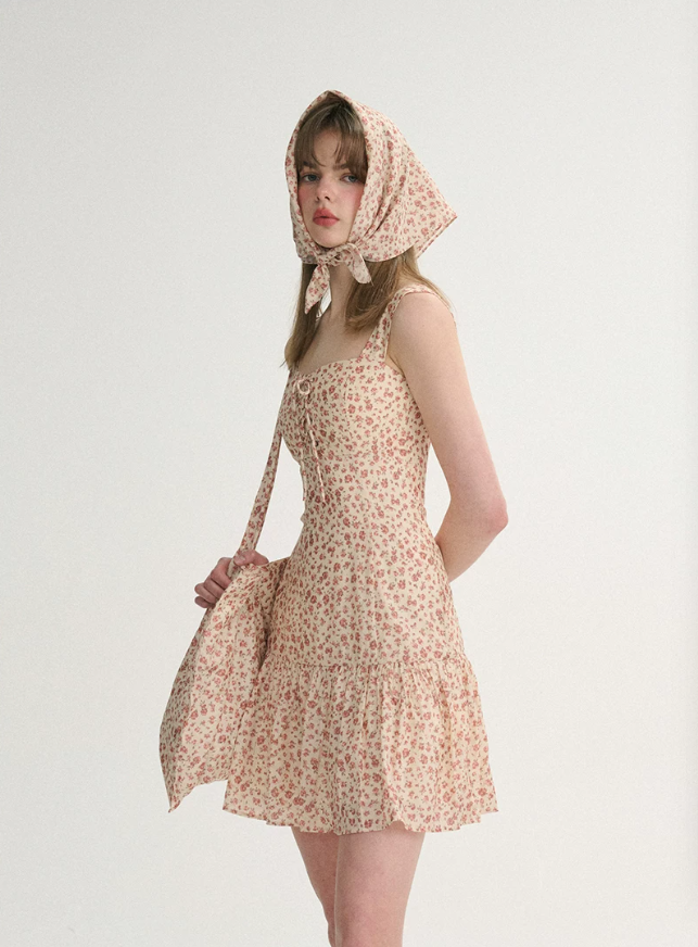 Romantic French Style Summer Dress With Ditsy Floral Pattern And Tiered Hem R9476