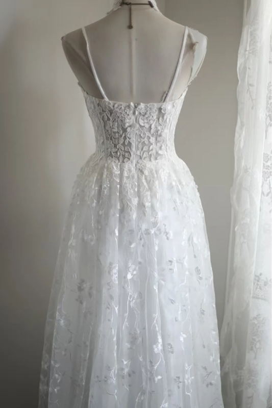 White halter-neck fitted lace maxi ball gown R6767