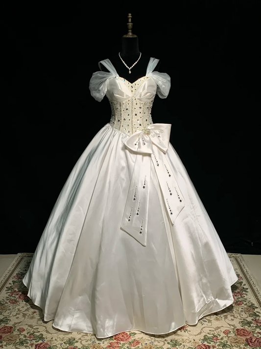 Light champagne-colored halter-neck, fitted waist, full skirt, long ball gown R8671