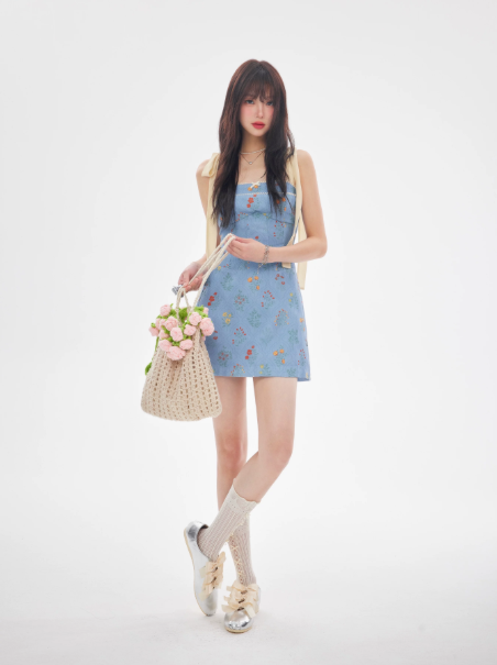 French-Style Floral Print Sundress With A Fitted Waist R9375