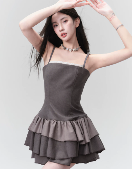 Grey Spaghetti Strap Mini Dress Women With Lace Trim And Tiered Cake Skirt R9445