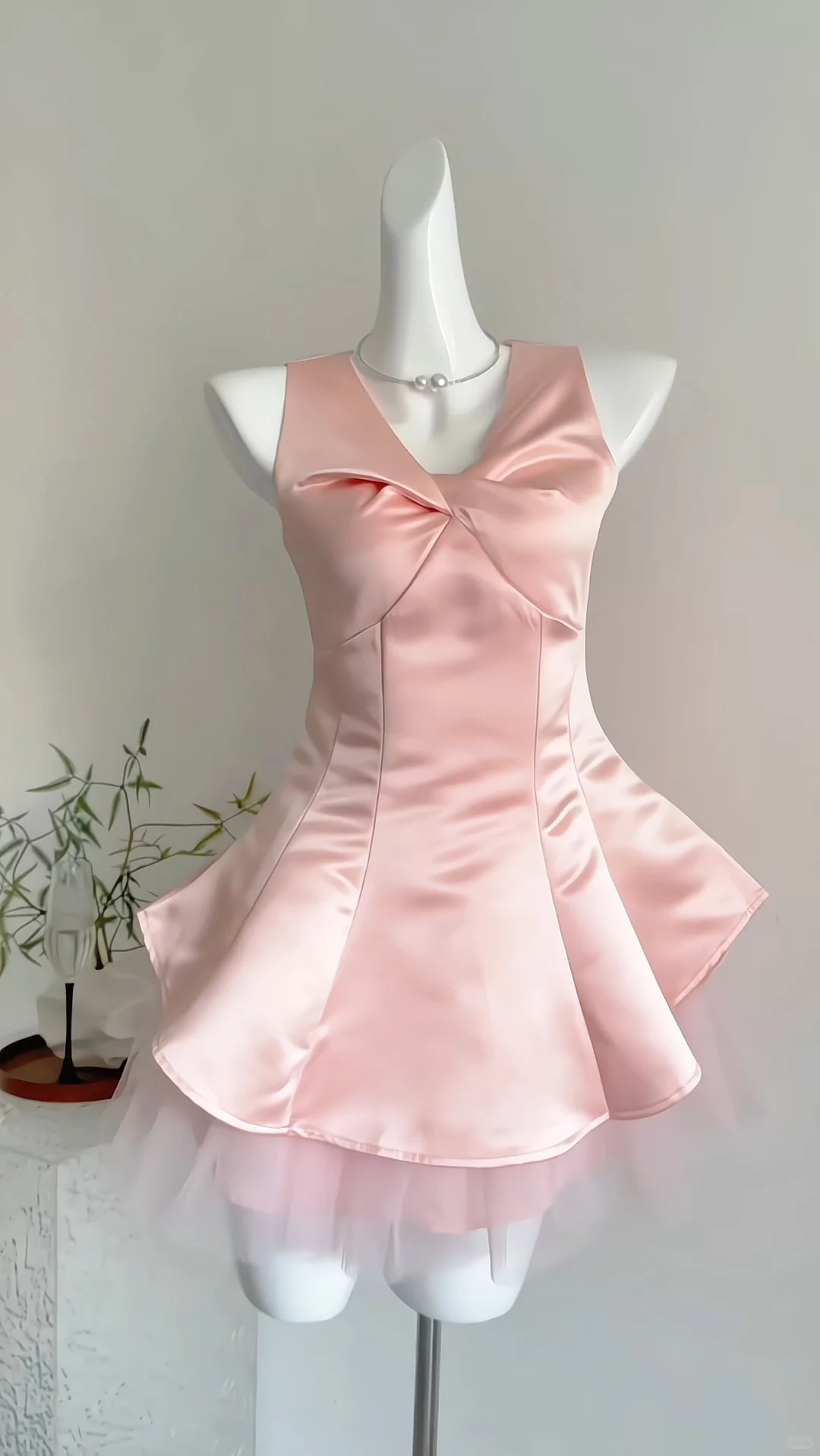 Pink Satin Girl V-Neck Waist Slim Fit Short Skirt Homecoming Dress R4346