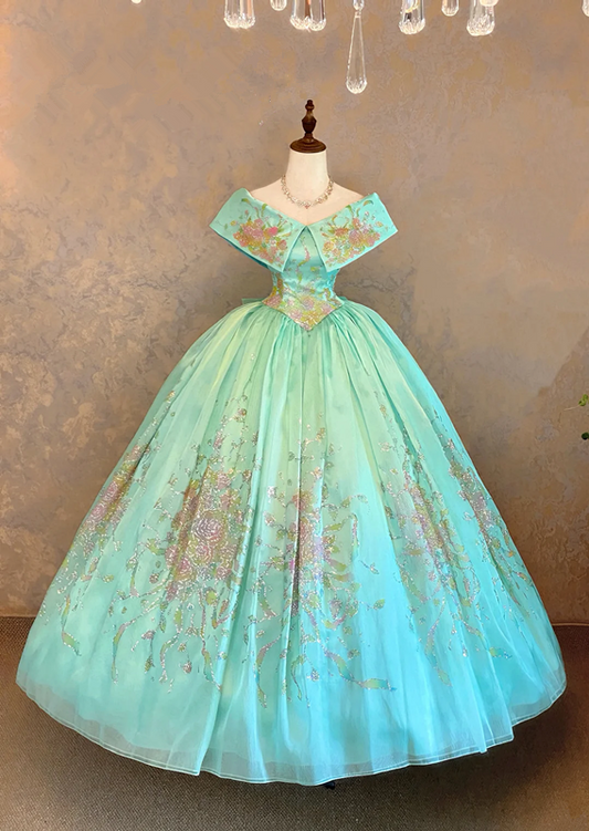 Light green, elegant, classic fitted waist, full skirt, ball gown, bridal gown R7220