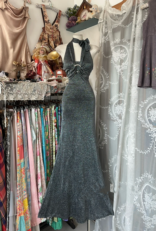 Gray halter neck slim waist hip fishtail maxi ball gown R6209