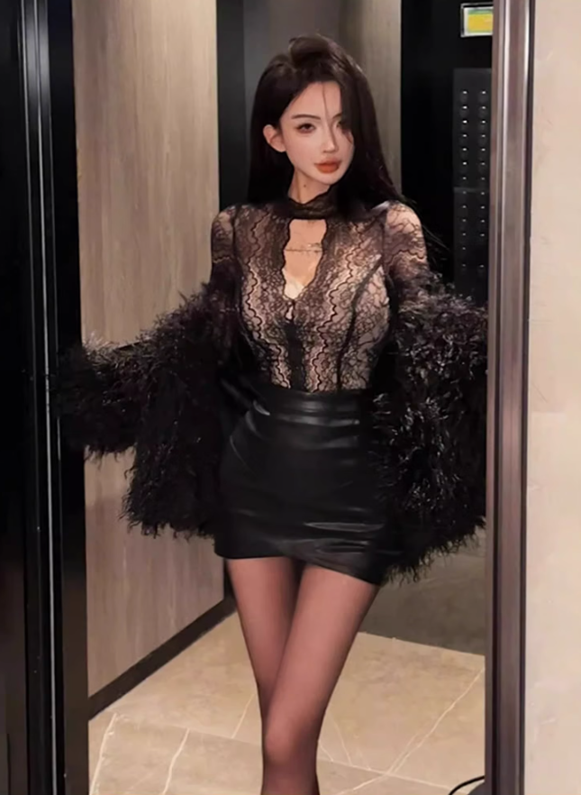 Royal sister style halterneck lace top 2025 plus size sexy hot girl hip leather skirt suit R1087