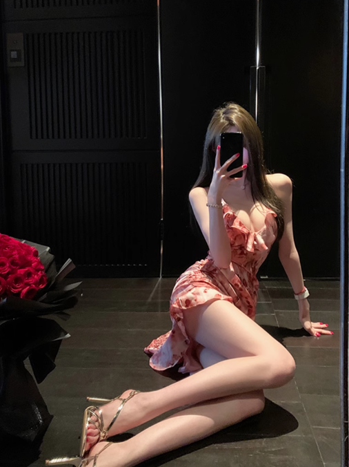 Sexy slim-fit v-neck ruffled printed long skirt irregular holiday temperament suspender dress R1551