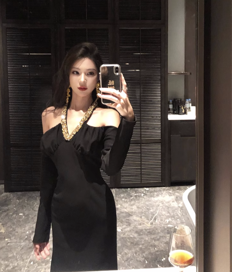 Hepburn style French dress high-end niche temperament sexy off-shoulder black dress R1781