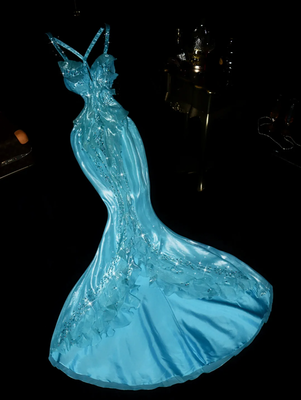 Lake blue halter-neck fitted fishtail long ball gown R7004