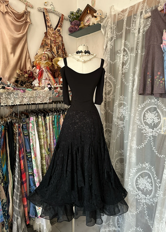 Black off-the-shoulder lace maxi dress, fitted waist ball gown R6325