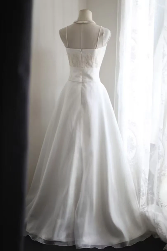 White halter-neck fitted A-line long ball gown R6804