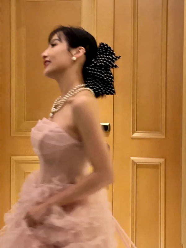 Pink halter-neck fitted waist puffy long skirt ball gown R6405