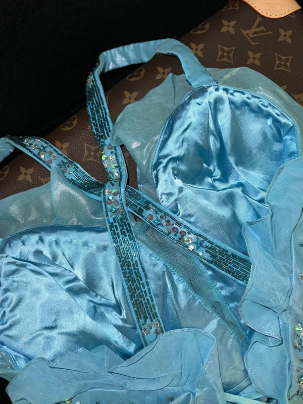 Lake blue halter-neck fitted fishtail long ball gown R7004