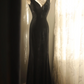 Black halter-neck V-neck elegant fitted long ball gown R6725