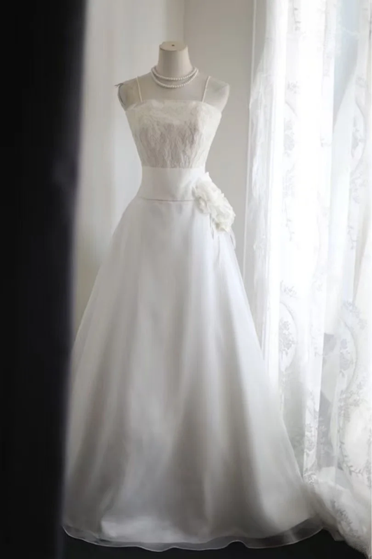 White halter-neck fitted A-line long ball gown R6804