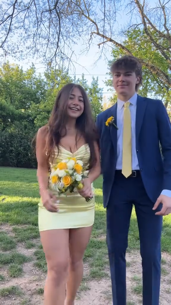 Light yellow suspender low-cut sexy hip-wrapped miniskirt homecoming dress R5574